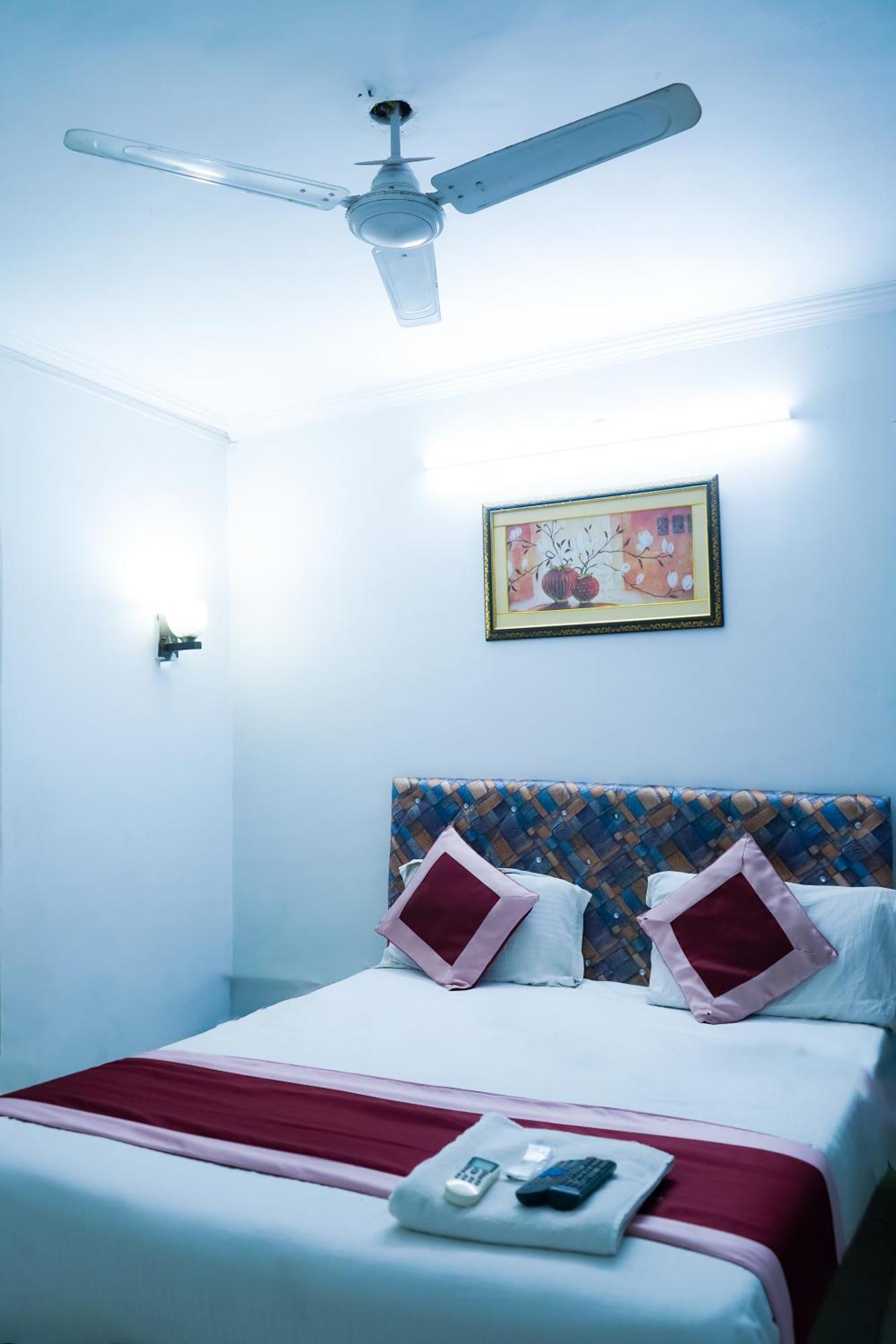 Niketan Inn - Near Chanakyapuri Embassy Area Hotel New Delhi