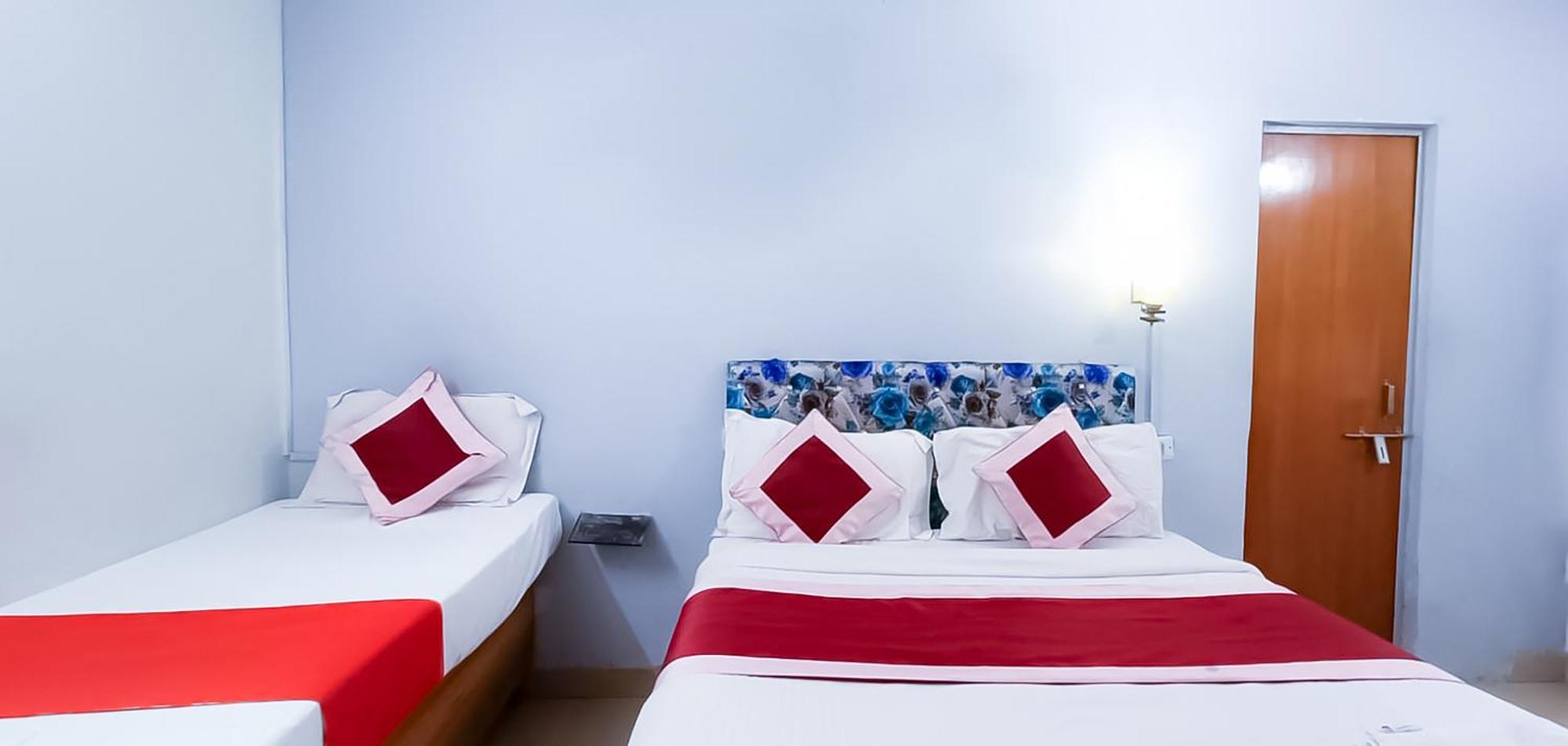 Hotel Niketan Inn - Near Chanakyapuri Embassy Area
