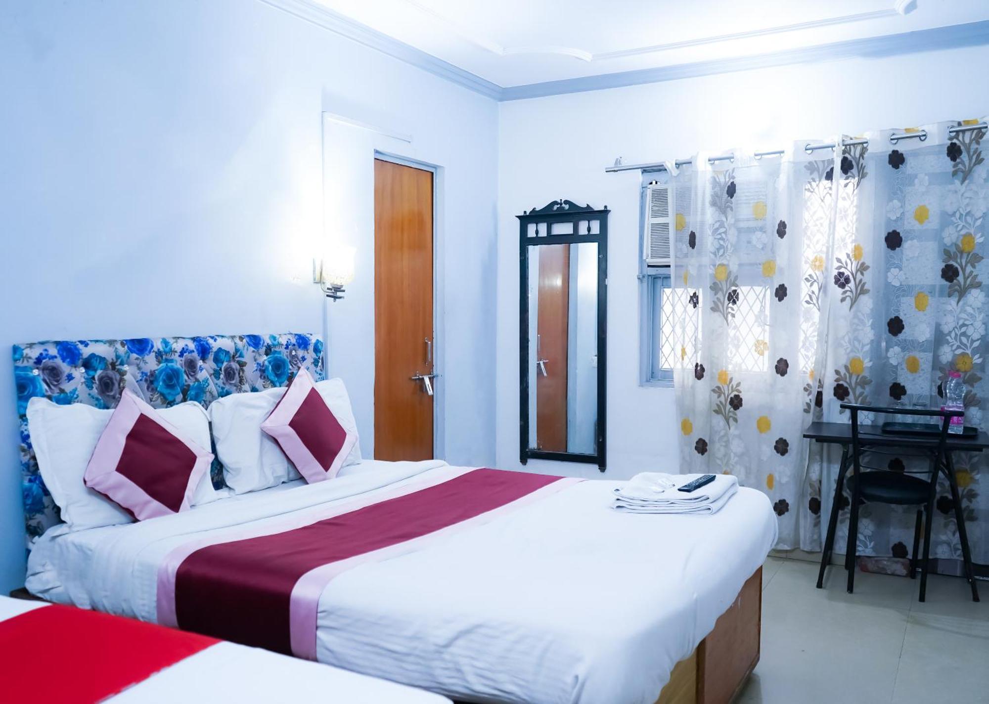 Niketan Inn - Near Chanakyapuri Embassy Area New Delhi