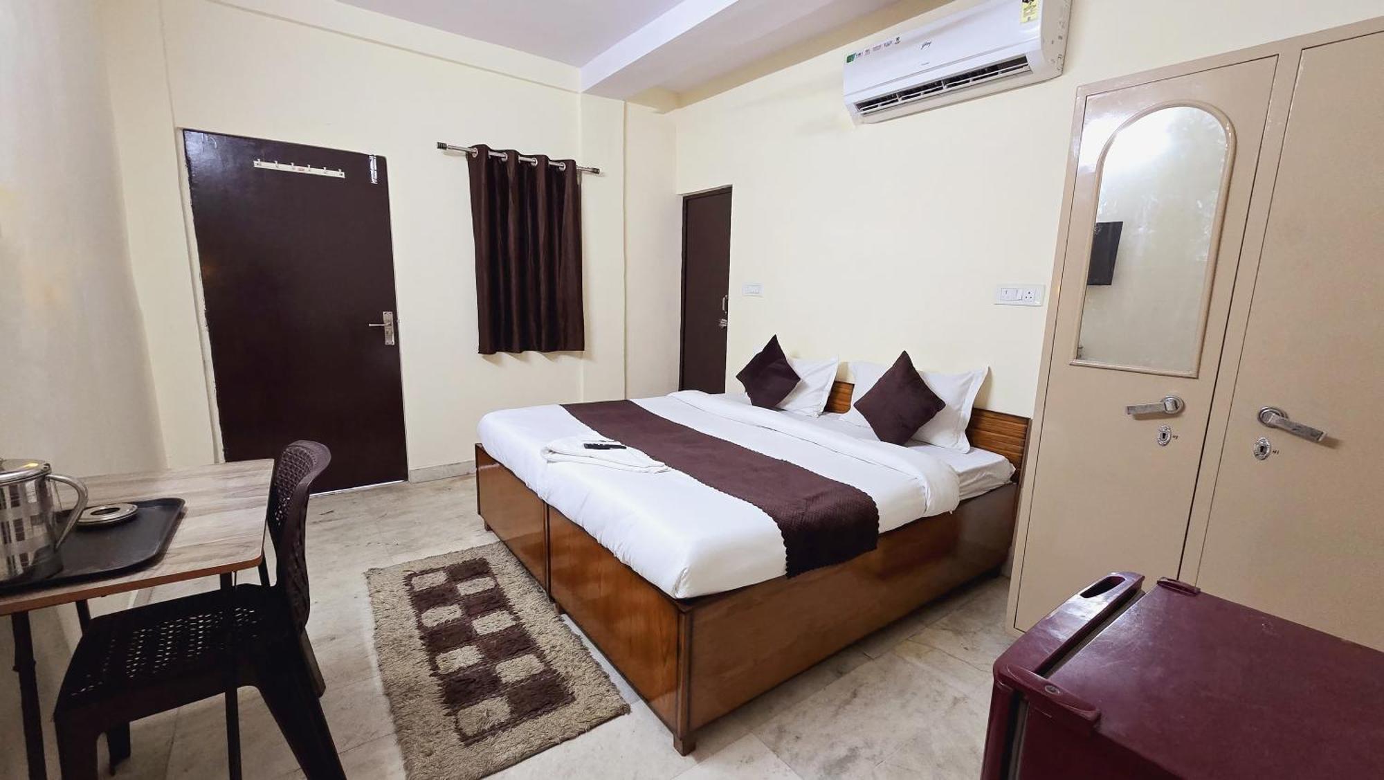 Hotel Niketan Inn - Near Chanakyapuri Embassy Area 3*