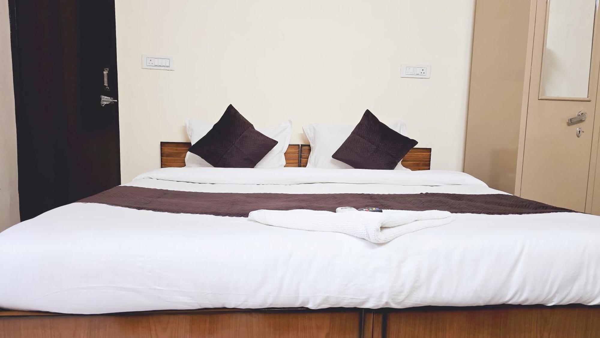 Niketan Inn - Near Chanakyapuri Embassy Area Hotel