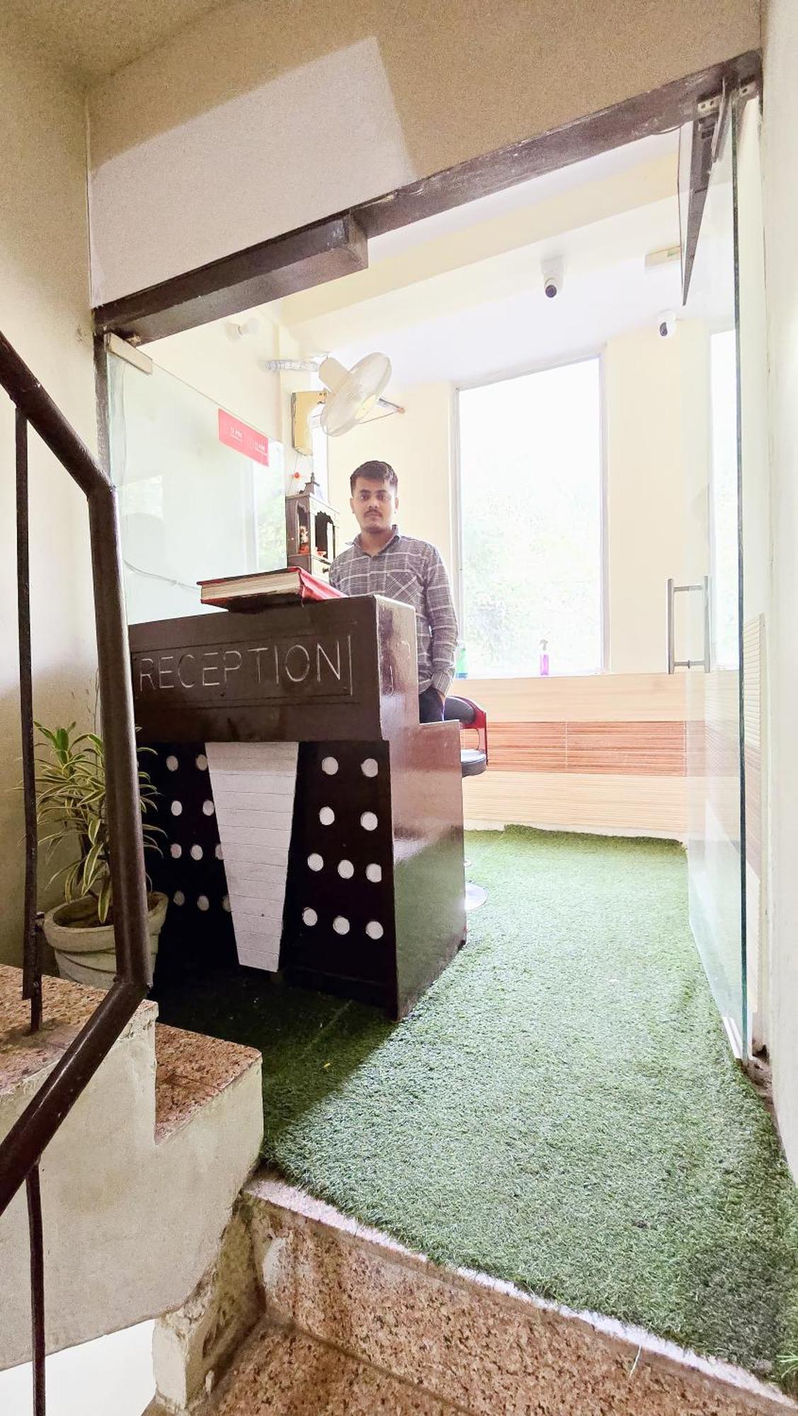 Niketan Inn - Near Chanakyapuri Embassy Area Hotel 3*
