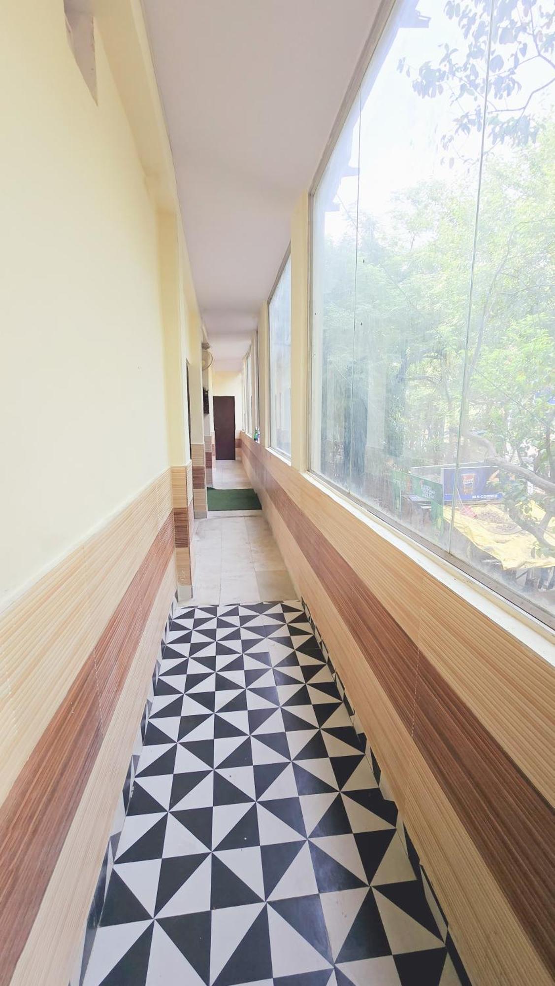 Hotel Niketan Inn - Near Chanakyapuri Embassy Area 3*