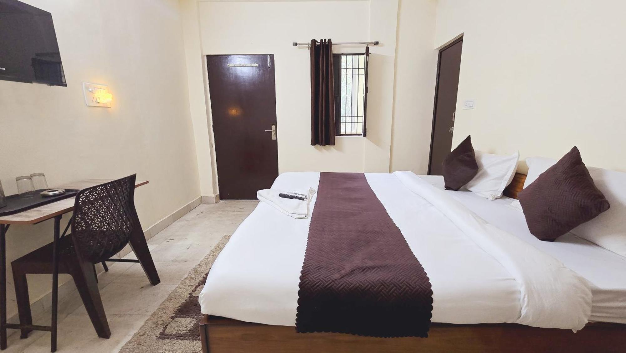 Niketan Inn - Near Chanakyapuri Embassy Area New Delhi